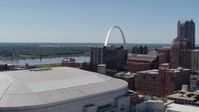 5.7K stock footage aerial video of the Gateway Arch seen while descending by stadium in Downtown St. Louis, Missouri Aerial Stock Footage | DX0001_000639