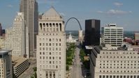 5.7K stock footage aerial video flyby a courthouse with view of the Museum at the Gateway Arch in Downtown St. Louis, Missouri Aerial Stock Footage | DX0001_000780