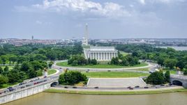 Lincoln Memorial and Washington Monument in Washington DC Aerial Stock Photos | AXP074_000_0007F