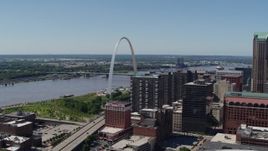 5.7K aerial stock footage of the famous Gateway Arch by the Mississippi River in Downtown St. Louis, Missouri Aerial Stock Footage | DX0001_000626