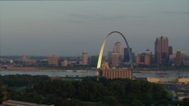 5.7K aerial stock footage flyby the St. Louis Arch at sunrise in Downtown St. Louis, Missouri Aerial Stock Footage | DX0001_000947