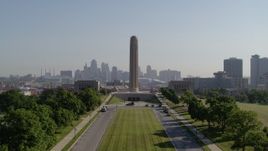 5.7K aerial stock footage descending by the WWI memorial and skyline in Kansas City, Missouri Aerial Stock Footage | DX0001_001079