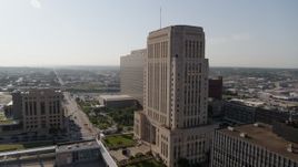 5.7K aerial stock footage of a stationary view of a courthouse at sunrise, Downtown Kansas City, Missouri Aerial Stock Footage | DX0001_001262