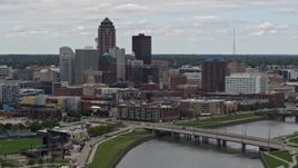 5.7K aerial stock footage of a stationary view of the Cedar River and skyline of Downtown Des Moines, Iowa Aerial Stock Footage | DX0002_165_033