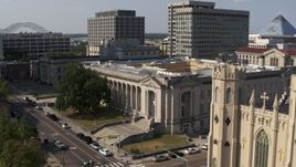 5.7K aerial stock footage of approaching a courthouse in Downtown Memphis, Tennessee Aerial Stock Footage | DX0002_184_016