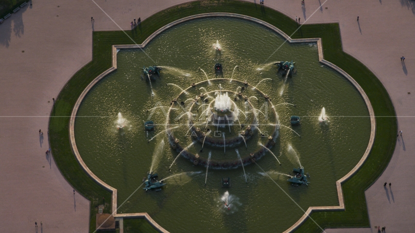A bird's eye view of Buckingham Fountain in Grant Park, Chicago, Illinois Aerial Stock Photo AX0001_098.0000133F | Axiom Images