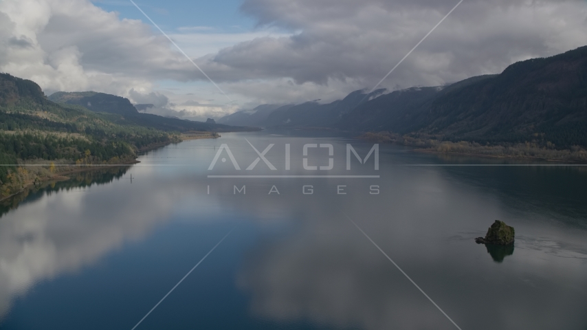 The Columbia River in the Columbia River Gorge, Washington Aerial Stock Photo AX154_015.0000129F | Axiom Images