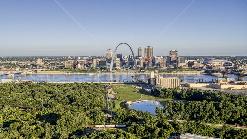The Arch and skyline seen from a riverfront park, Downtown St. Louis, Missouri Aerial Stock Photo DXP001_022_0004 | Axiom Images