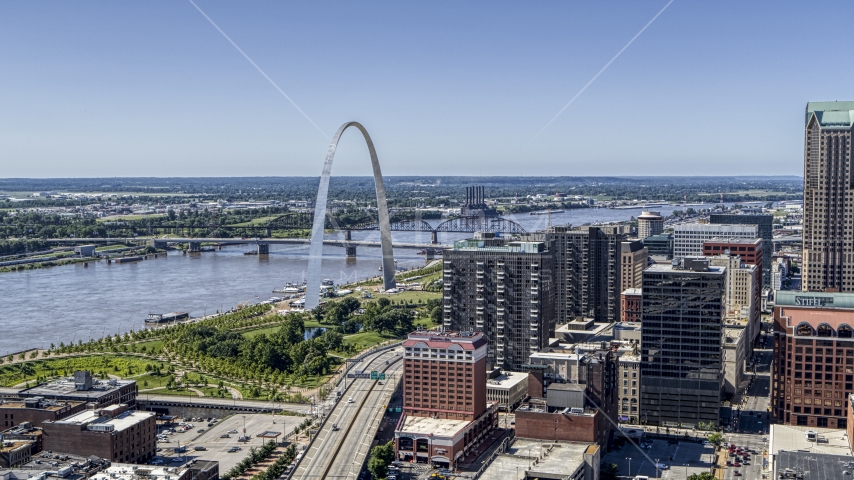 The I-44 between Gateway Arch and office buildings in Downtown St. Louis, Missouri Aerial Stock Photo DXP001_025_0001 | Axiom Images