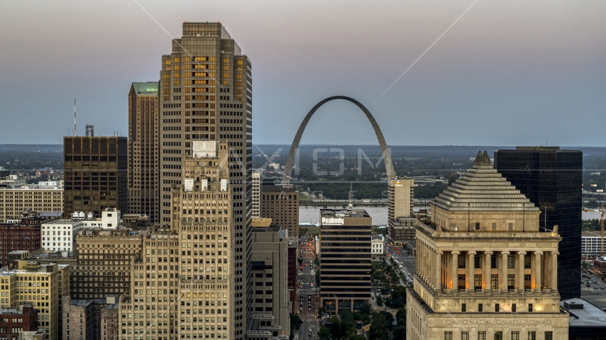 A view of the Gateway Arch from courthouse at twilight, Downtown St. Louis, Missouri Aerial Stock Photo DXP001_036_0008 | Axiom Images