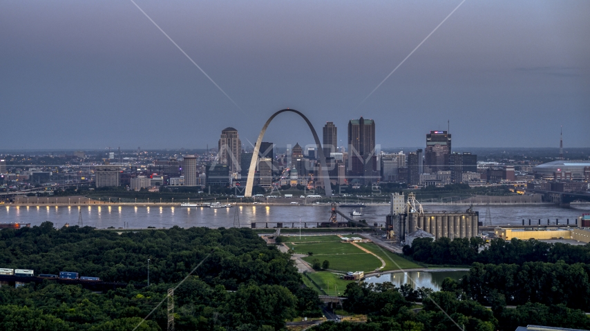 The Gateway Arch and the skyline of Downtown St. Louis, Missouri, at twilight Aerial Stock Photo DXP001_037_0006 | Axiom Images