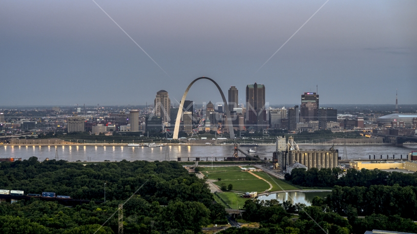The Gateway Arch and the Mississippi River at twilight, Downtown St. Louis, Missouri Aerial Stock Photo DXP001_037_0013 | Axiom Images
