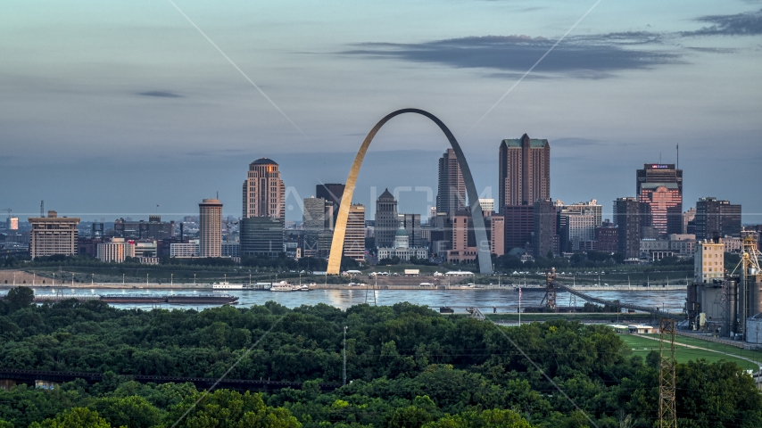 The riverfront Gateway Arch in Downtown St. Louis, Missouri, at sunrise Aerial Stock Photo DXP001_038_0001 | Axiom Images