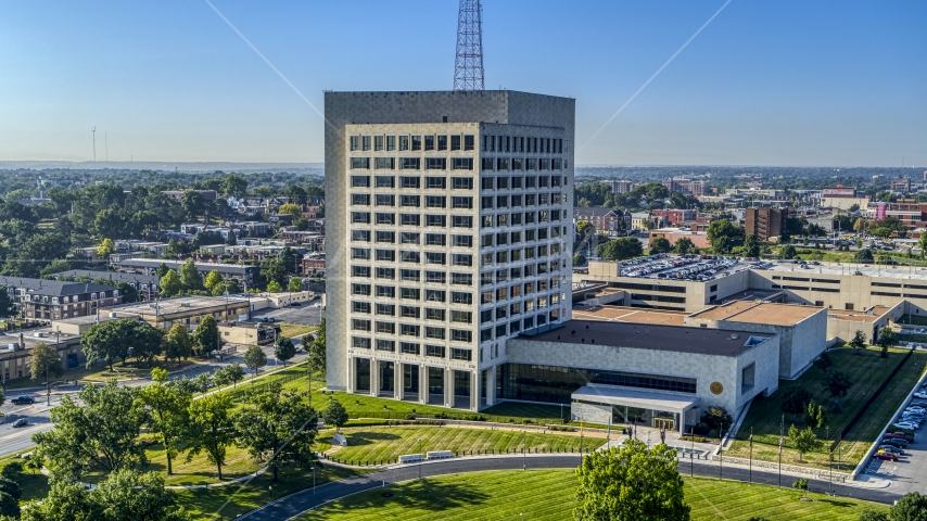 An government office building in Kansas City, Missouri Aerial Stock Photo DXP001_043_0001 | Axiom Images