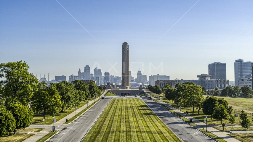 The historic WWI memorial in Kansas City, Missouri Aerial Stock Photo DXP001_043_0013 | Axiom Images