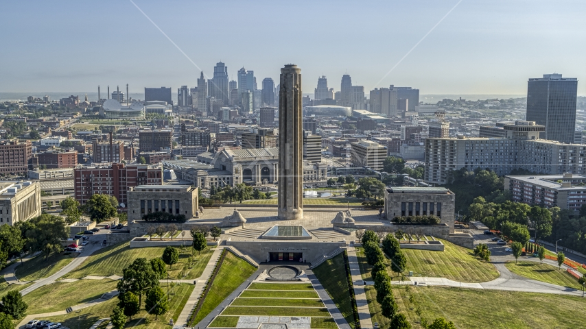 WWI Museum and Memorial in foreground, and skyline of Kansas City, Missouri in background Aerial Stock Photo DXP001_043_0016 | Axiom Images