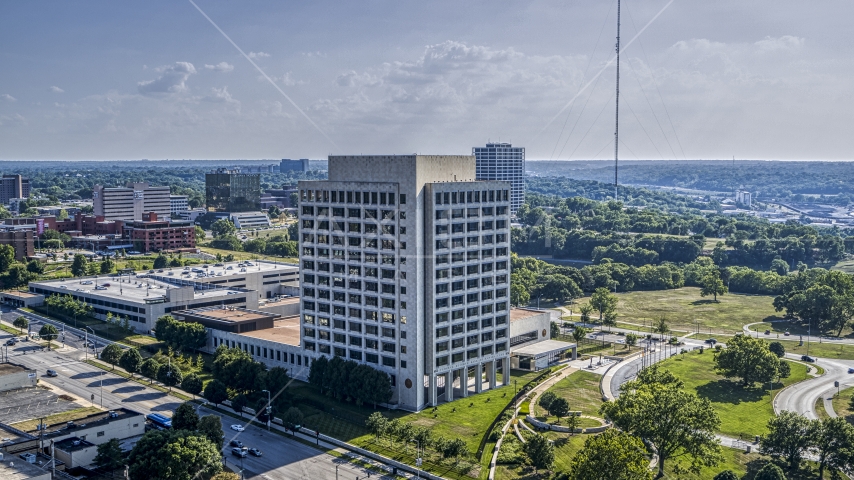 A federal office building in Kansas City, Missouri Aerial Stock Photo DXP001_044_0009 | Axiom Images