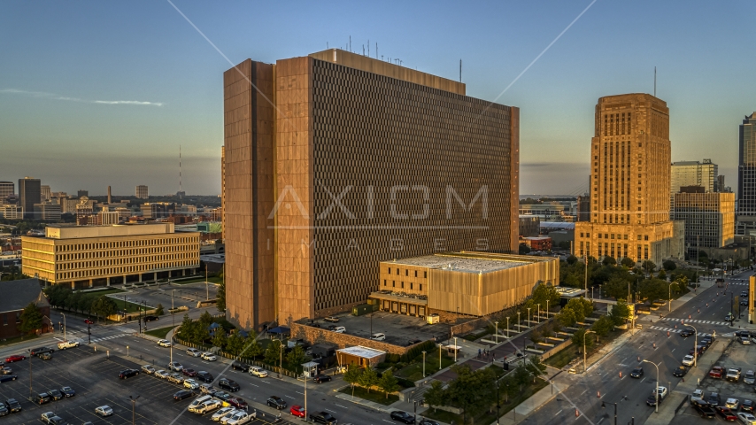A government building in Downtown Kansas City, Missouri Aerial Stock Photo DXP001_047_0001 | Axiom Images