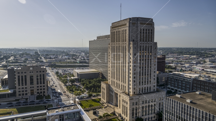 A tall courthouse building in Downtown Kansas City, Missouri Aerial Stock Photo DXP001_048_0004 | Axiom Images