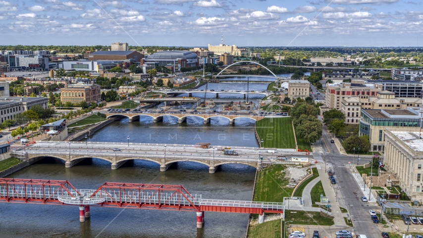A view of of several bridges spanning the river in Des Moines, Iowa Aerial Stock Photo DXP002_165_0006 | Axiom Images