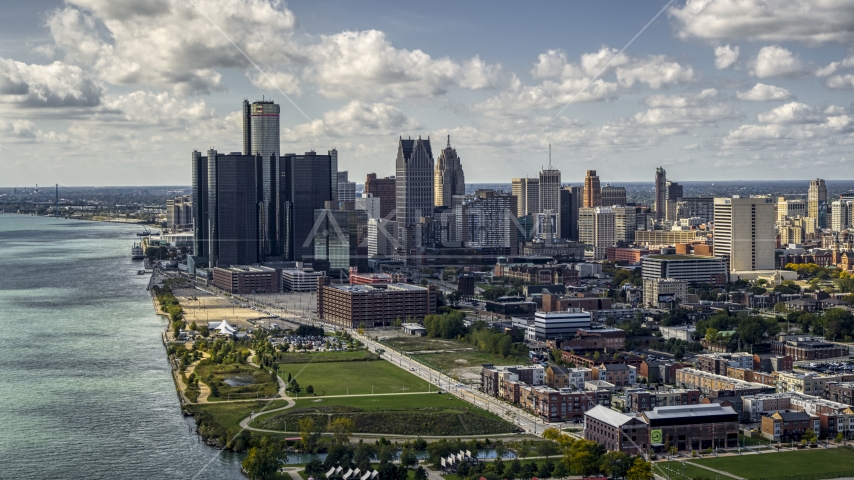 The GM Renaissance Center skyscraper and the city's skyline, Downtown Detroit, Michigan Aerial Stock Photo DXP002_194_0002 | Axiom Images