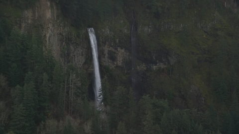 AX154_021.0000154F - Aerial stock photo of A view of Multnomah Falls on the Oregon side of Columbia River Gorge