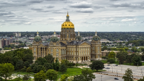 DXP002_165_0019 - Aerial stock photo of The Iowa State Capitol building in Des Moines, Iowa