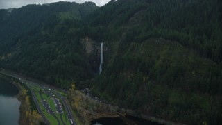 AX154_020 - 5.5K aerial stock footage approaching Multnomah Falls in Columbia River Gorge, Multnomah County, Oregon