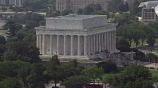 AX75_088E - 4.8K stock footage aerial video of Lincoln Memorial at the National Mall in Washington DC