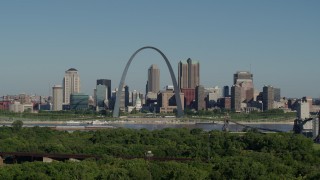 DX0001_000573 - 5.7K aerial stock footage of Arch and museum among skyline, Downtown St. Louis, Missouri