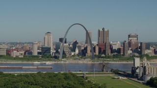 DX0001_000574 - 5.7K aerial stock footage side view of the Gateway Arch and city skyline, Downtown St. Louis, Missouri
