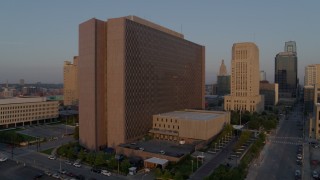 DX0001_001205 - 5.7K aerial stock footage static and side view of a government building at sunrise, Downtown Kansas City, Missouri