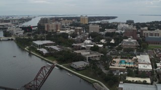 DX0003_231_026 - 5.7K aerial stock footage ascend away from the University of Tampa campus and river, Florida